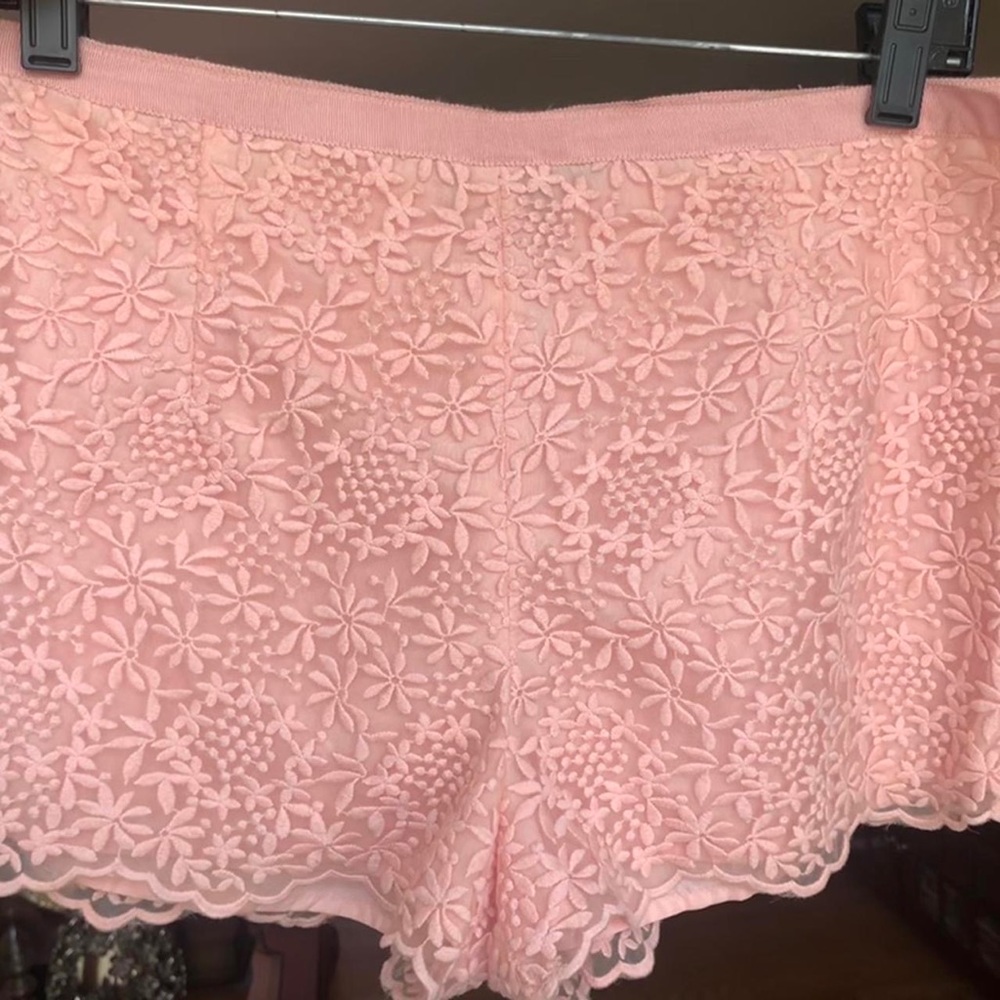 Pink Floral Printed Shorts 🌸